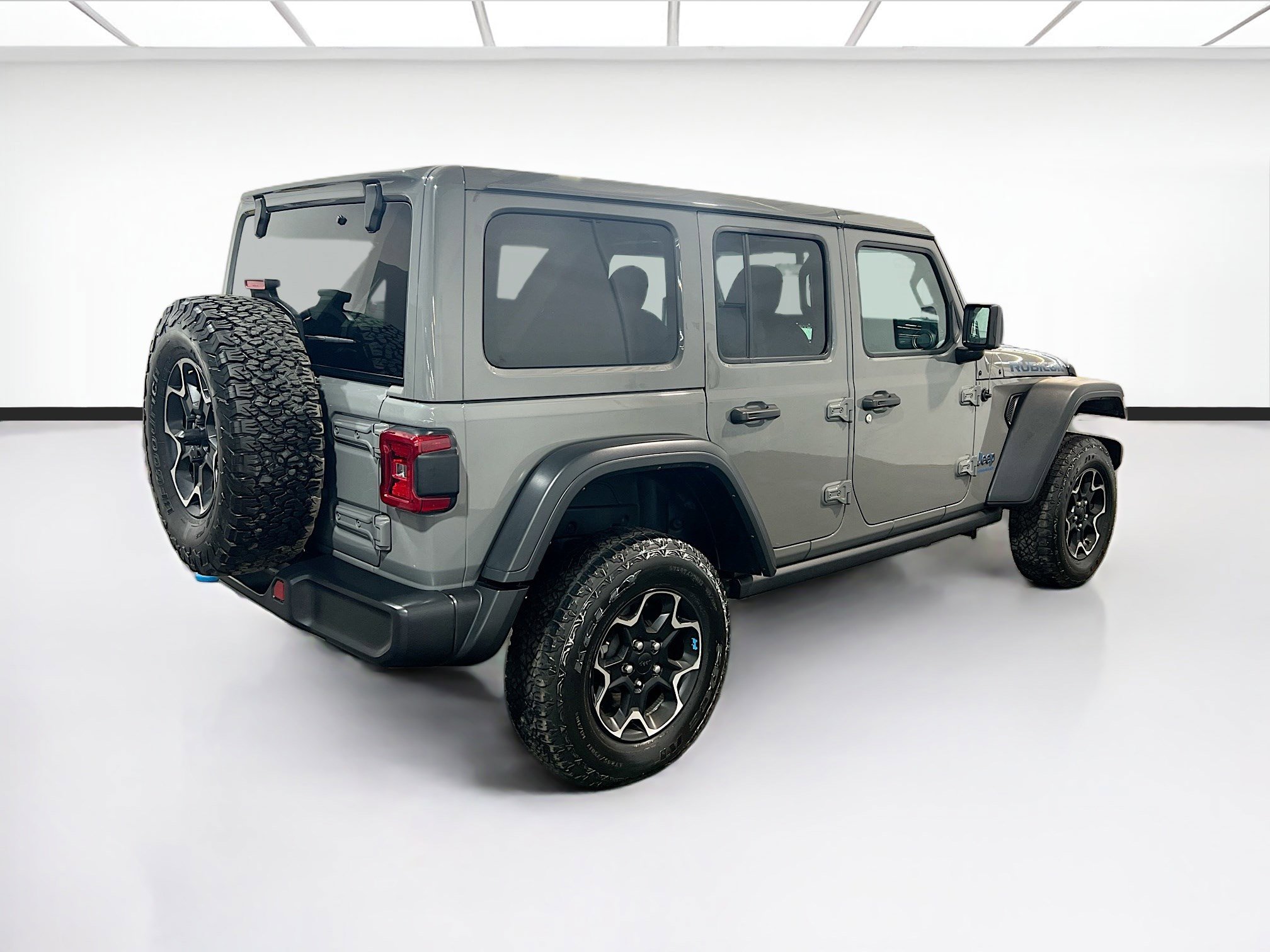 Used 2023 Jeep Wrangler Unlimited Rubicon 4xe image 4