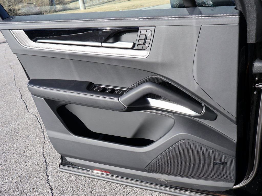 New 2026 Porsche Cayenne Turbo GT image 37