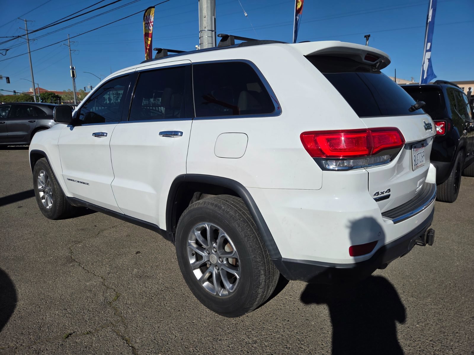 Used 2014 Jeep Grand Cherokee Limited w/ Luxury Group II image 2