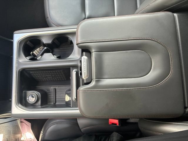 Used 2025 Ford Expedition Active RWD image 12