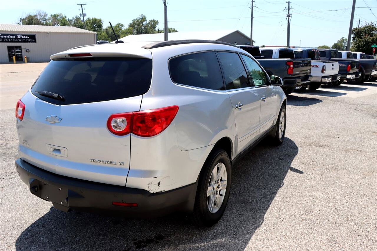 Used 2010 Chevrolet Traverse LT w/ Personal Connectivity Package image 4
