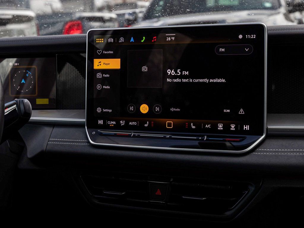 Used 2025 Volkswagen Tiguan SE image 21