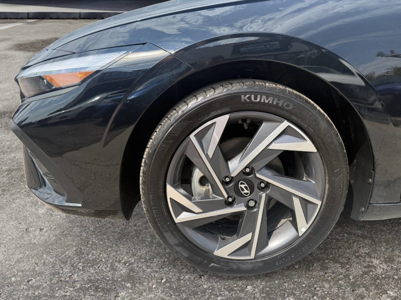 Used 2025 Hyundai Elantra Sport w/ Cargo Package image 5