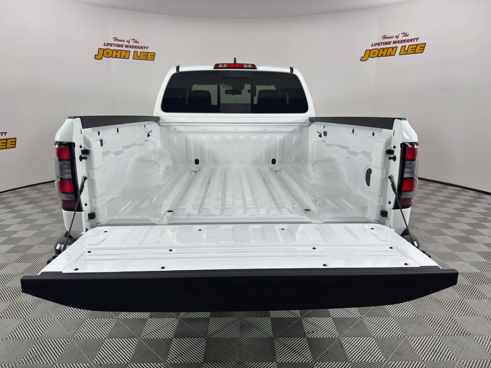 New 2026 Nissan Frontier S image 5