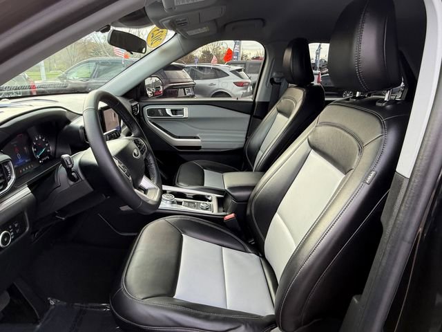 Certified 2023 Ford Explorer XLT w/ Equipment Group 202A AWD/4WD image 6