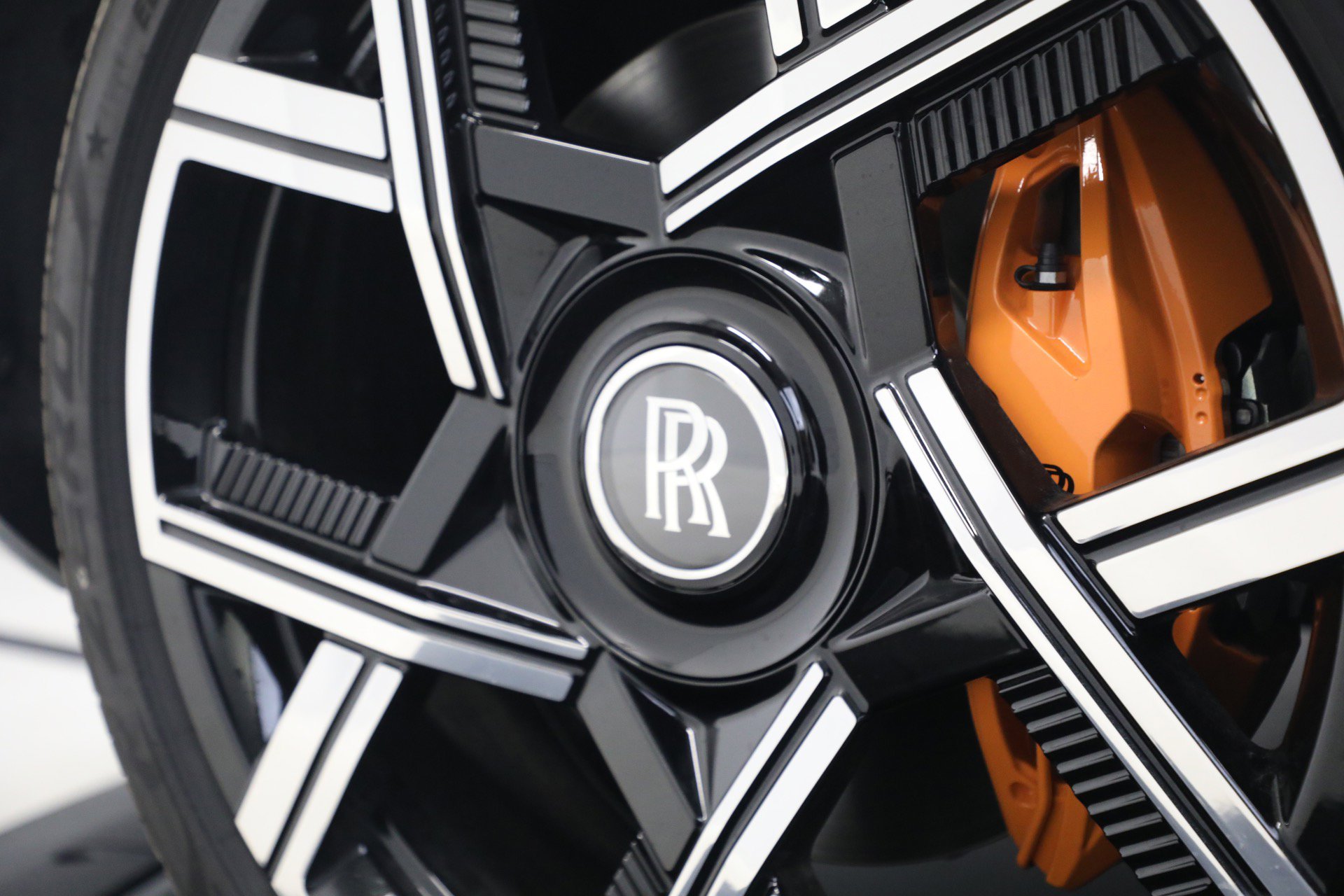 New 2026 Rolls-Royce Cullinan Black Badge image 39