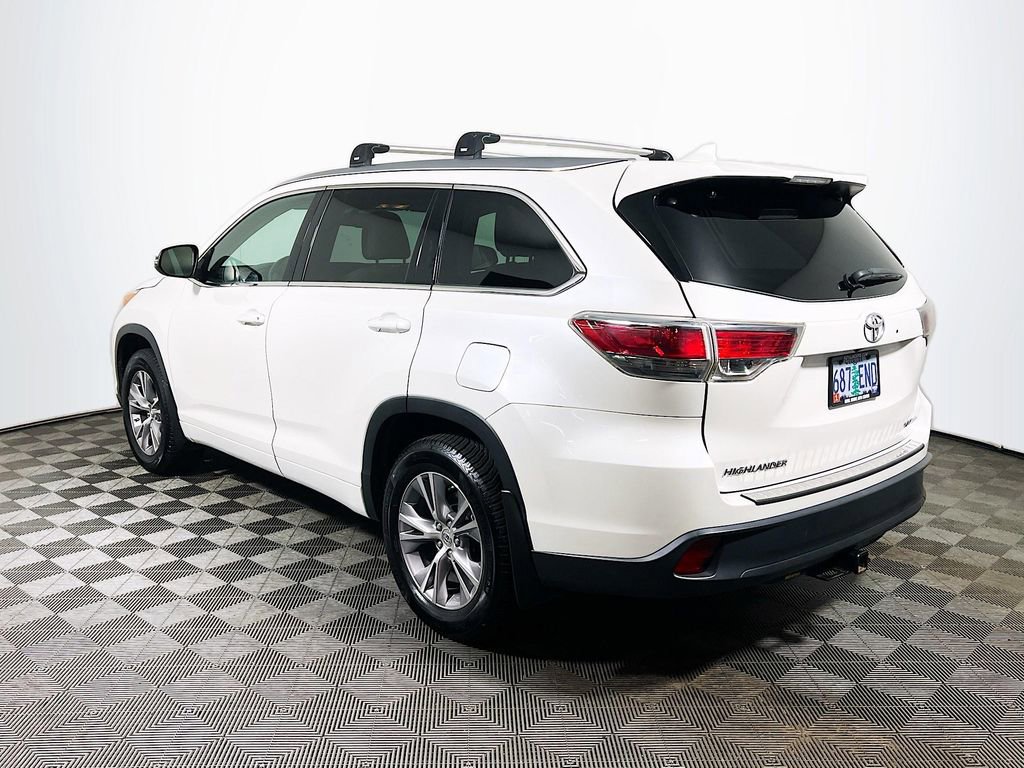 Used 2014 Toyota Highlander XLE image 6