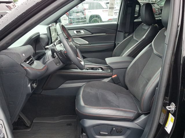 Used 2025 Ford Explorer ST AWD/4WD image 12