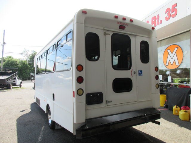 Used 2013 Ford E-450 and Econoline 450 Super Duty w/ Shuttle Bus Prep Pkg RWD image 4
