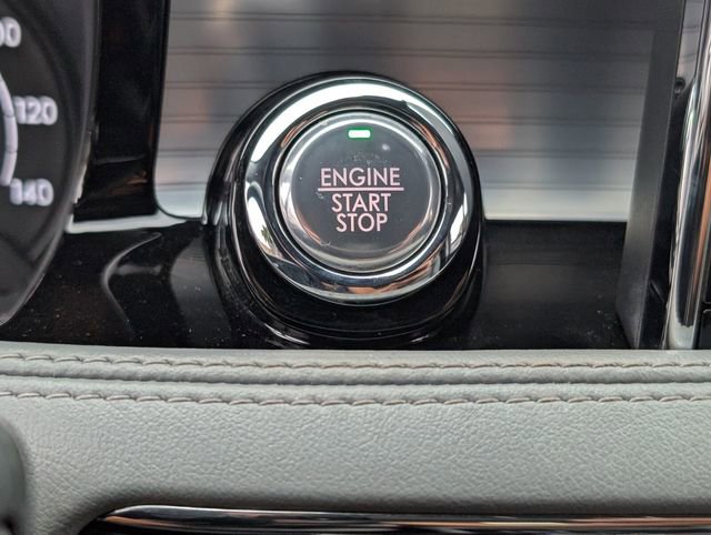 Used 2020 Lincoln Corsair FWD w/ Rear Removable Package Tray image 35