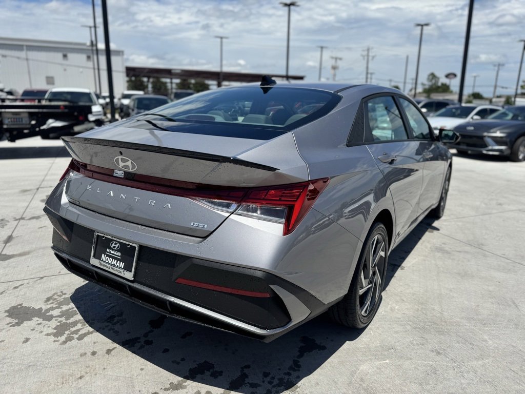 New 2025 Hyundai Elantra SEL image 5