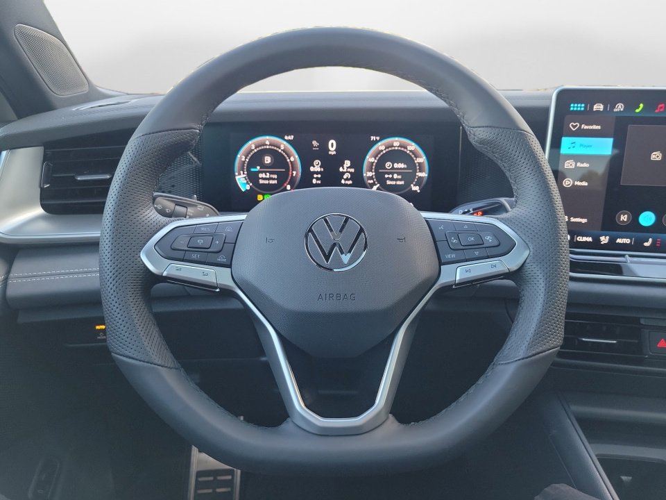 New 2026 Volkswagen Tiguan SE R-Line image 10