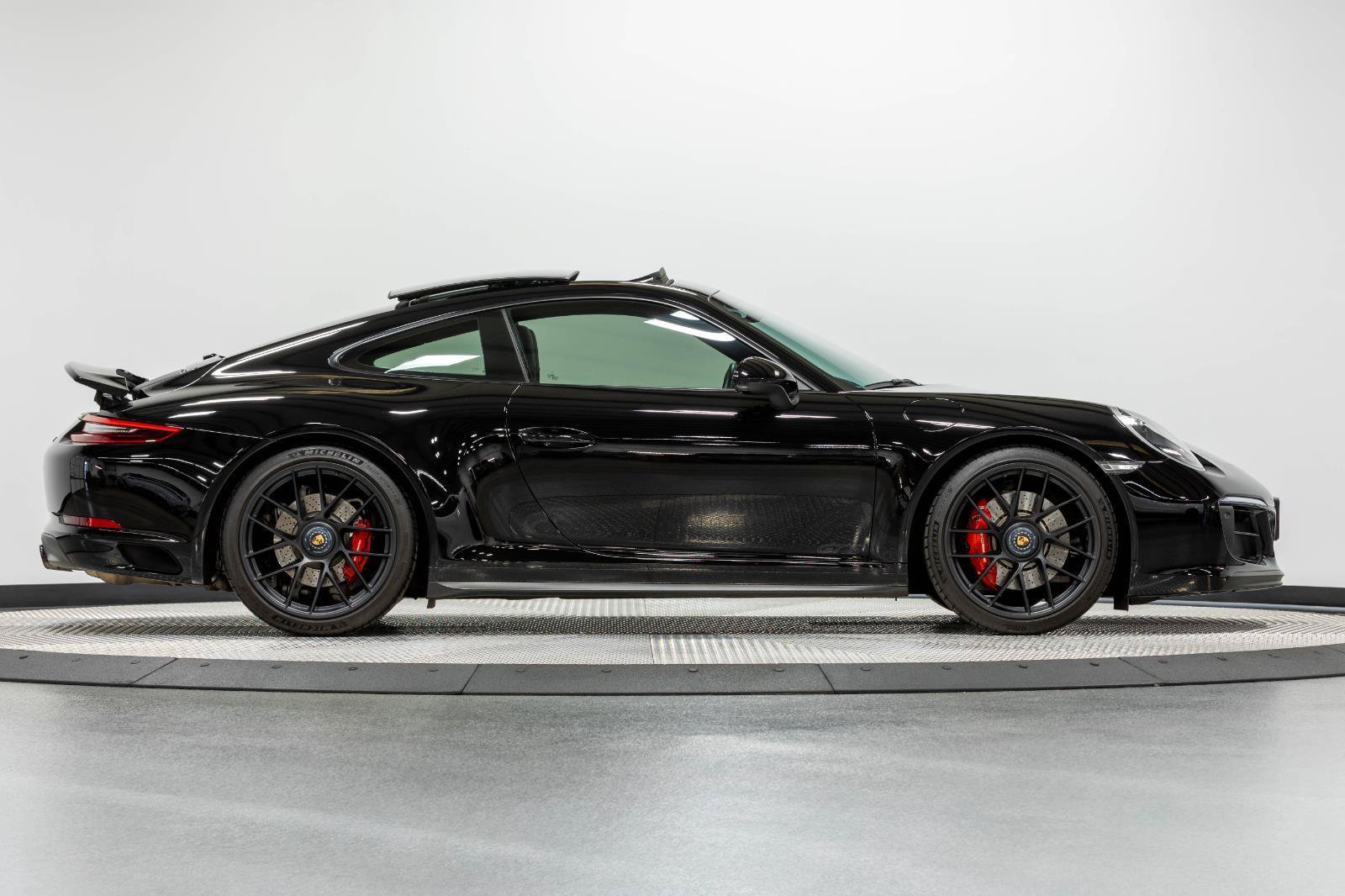 Used 2019 Porsche 911 Carrera GTS RWD image 22