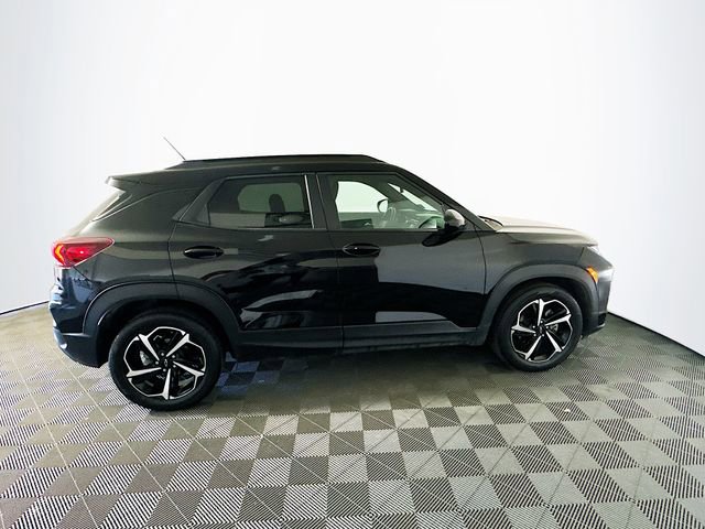 Used 2021 Chevrolet TrailBlazer RS w/ Sun and Liftgate Package image 9