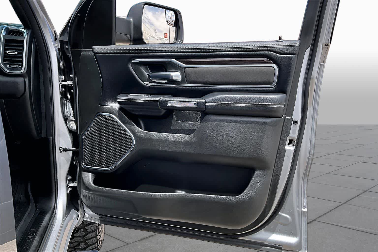 Used 2025 RAM 1500 Laramie w/ Sport Appearance Package AWD/4WD image 22