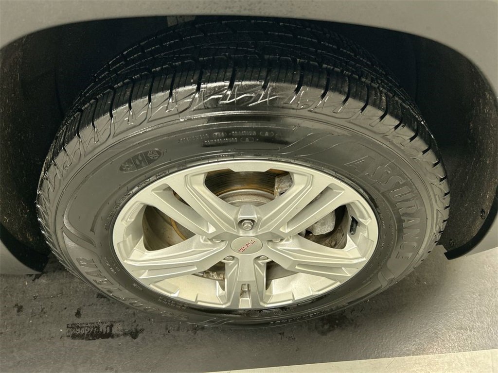 Used 2018 GMC Terrain SLE w/ Driver Convenience Package image 8