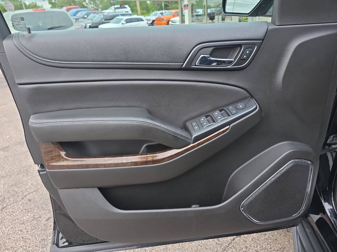 Used 2017 Chevrolet Tahoe LS w/ All-Season Package AWD/4WD image 8