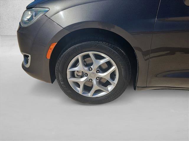 Used 2018 Chrysler Pacifica Touring Plus w/ Tire & Wheel Group image 26