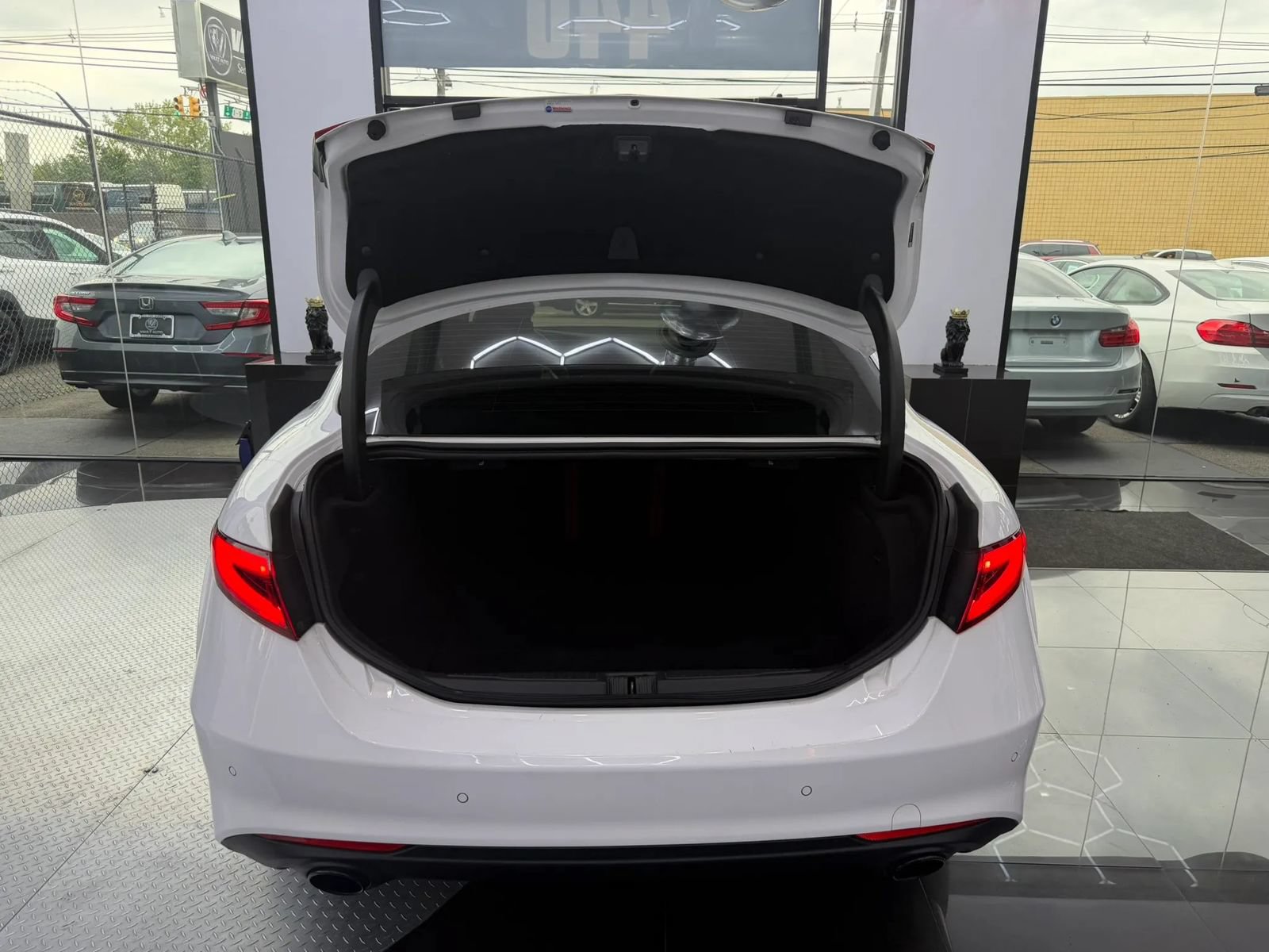 Used 2020 Alfa Romeo Giulia AWD w/ Nero Edizione image 14