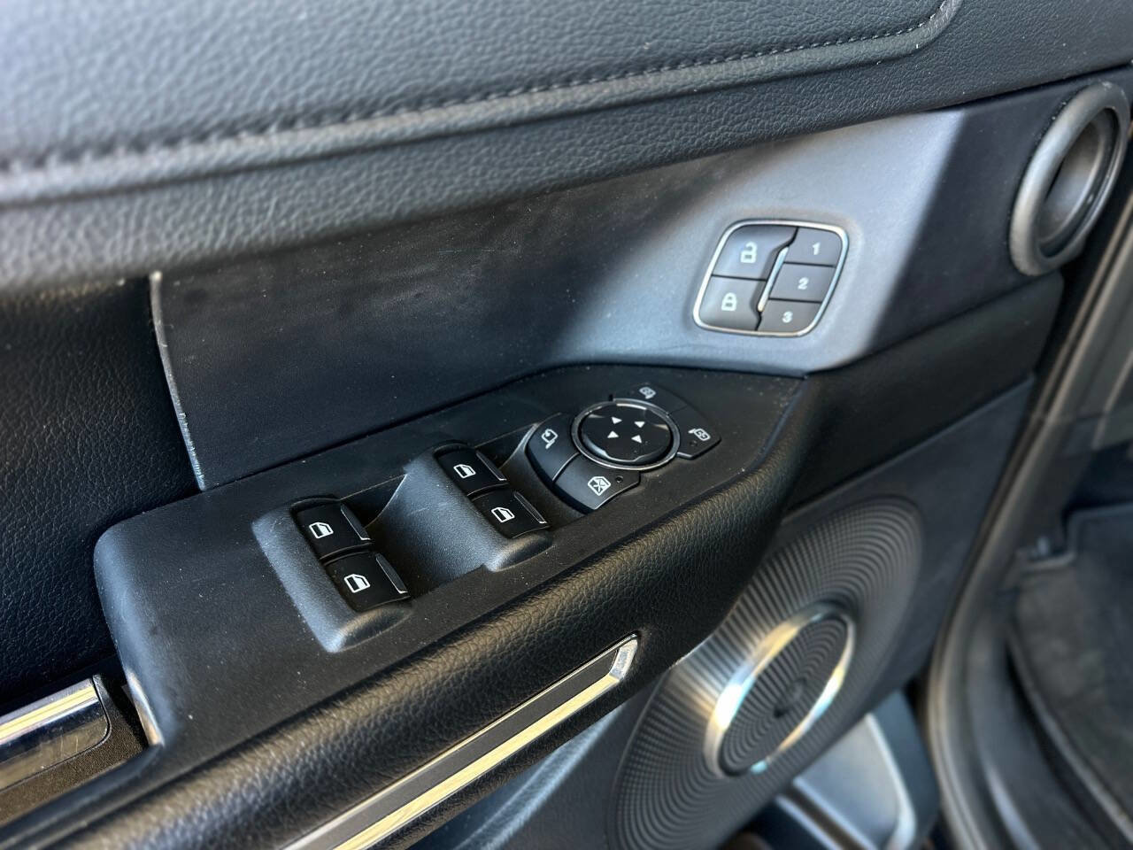 Used 2021 Ford Expedition XLT image 12