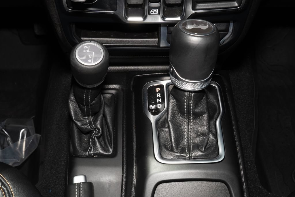 Used 2024 Jeep Wrangler Unlimited Sahara w/ Safety Group AWD/4WD image 23