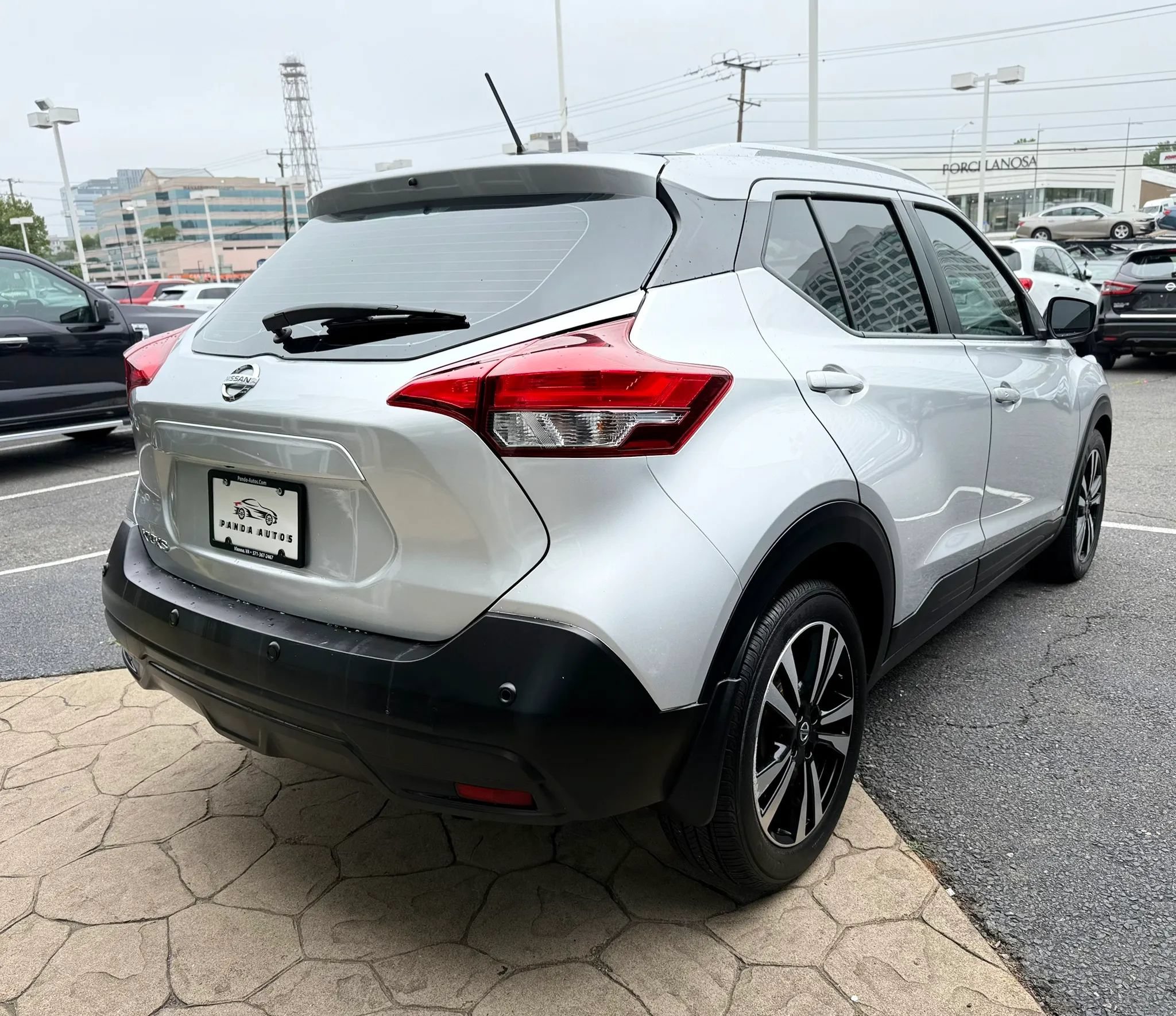 Used 2020 Nissan Kicks SV FWD image 7