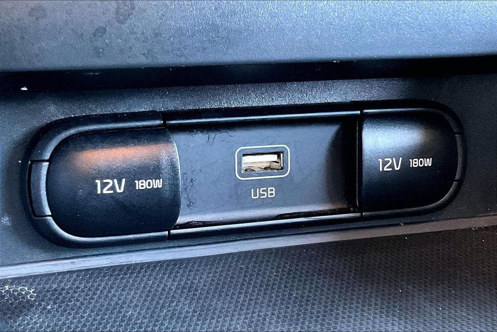 Used 2024 Kia Soul LX w/ Option Group 015 FWD image 32