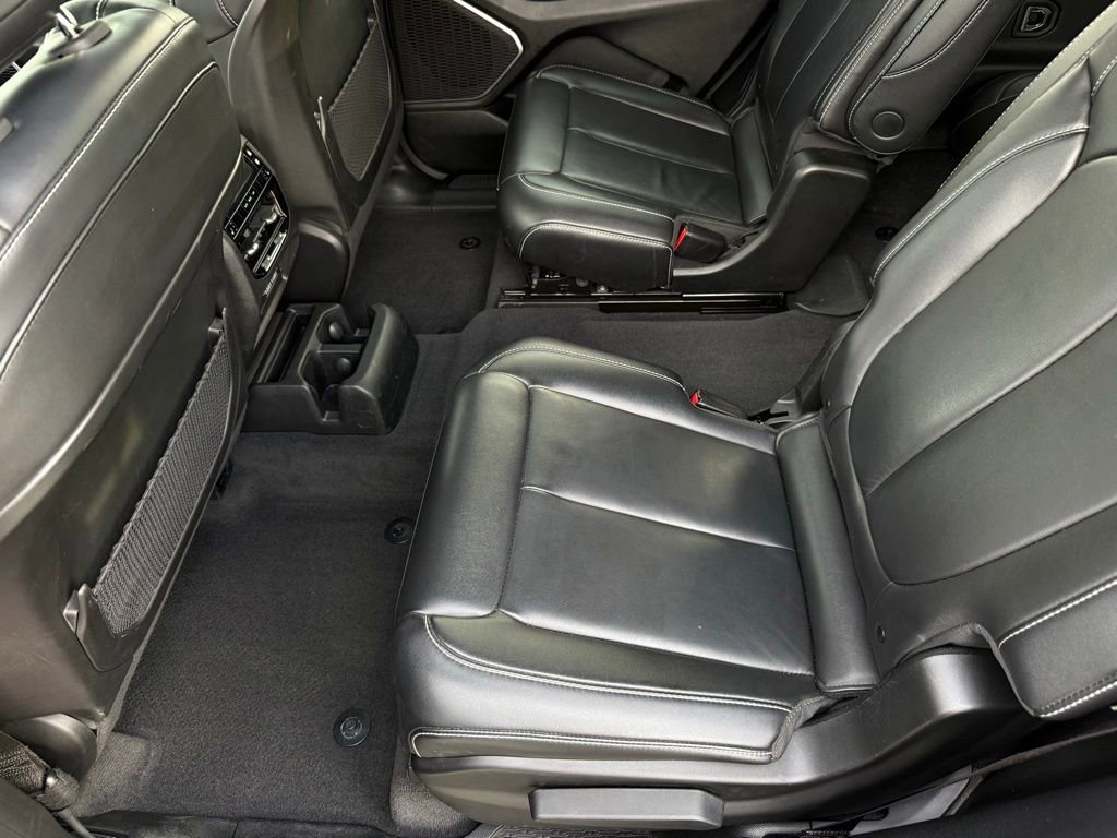 Used 2022 Jeep Grand Cherokee L Limited w/ Black Appearance Package image 12