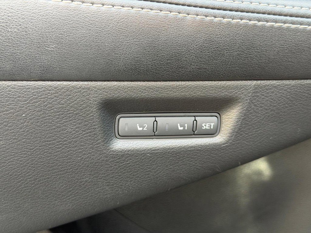 Used 2015 Nissan Murano Platinum w/ Cargo Package FWD image 17
