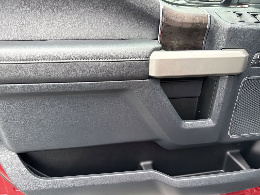 Used 2022 Ford F250 Lariat w/ Black Appearance Package image 10