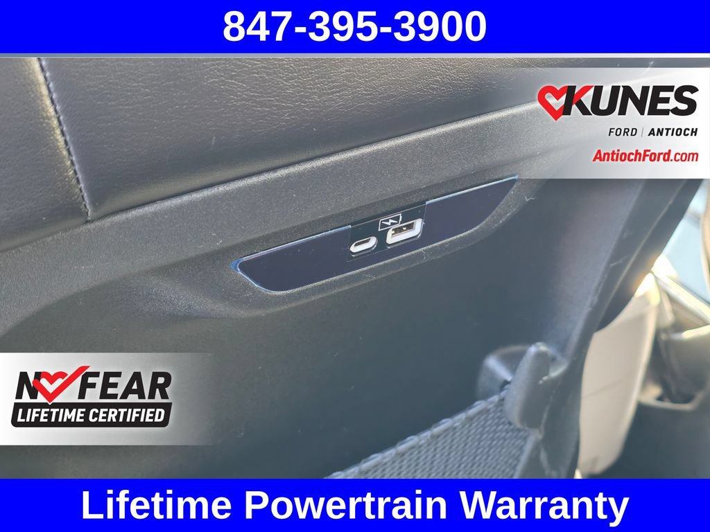 Used 2023 Chrysler Pacifica Touring-L FWD image 26