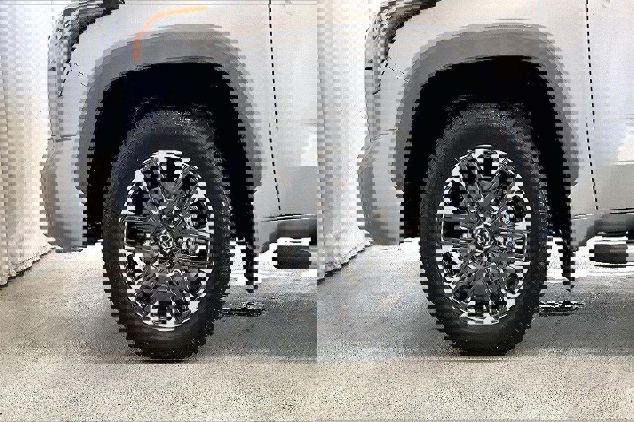 Used 2023 Toyota Tundra Limited image 8