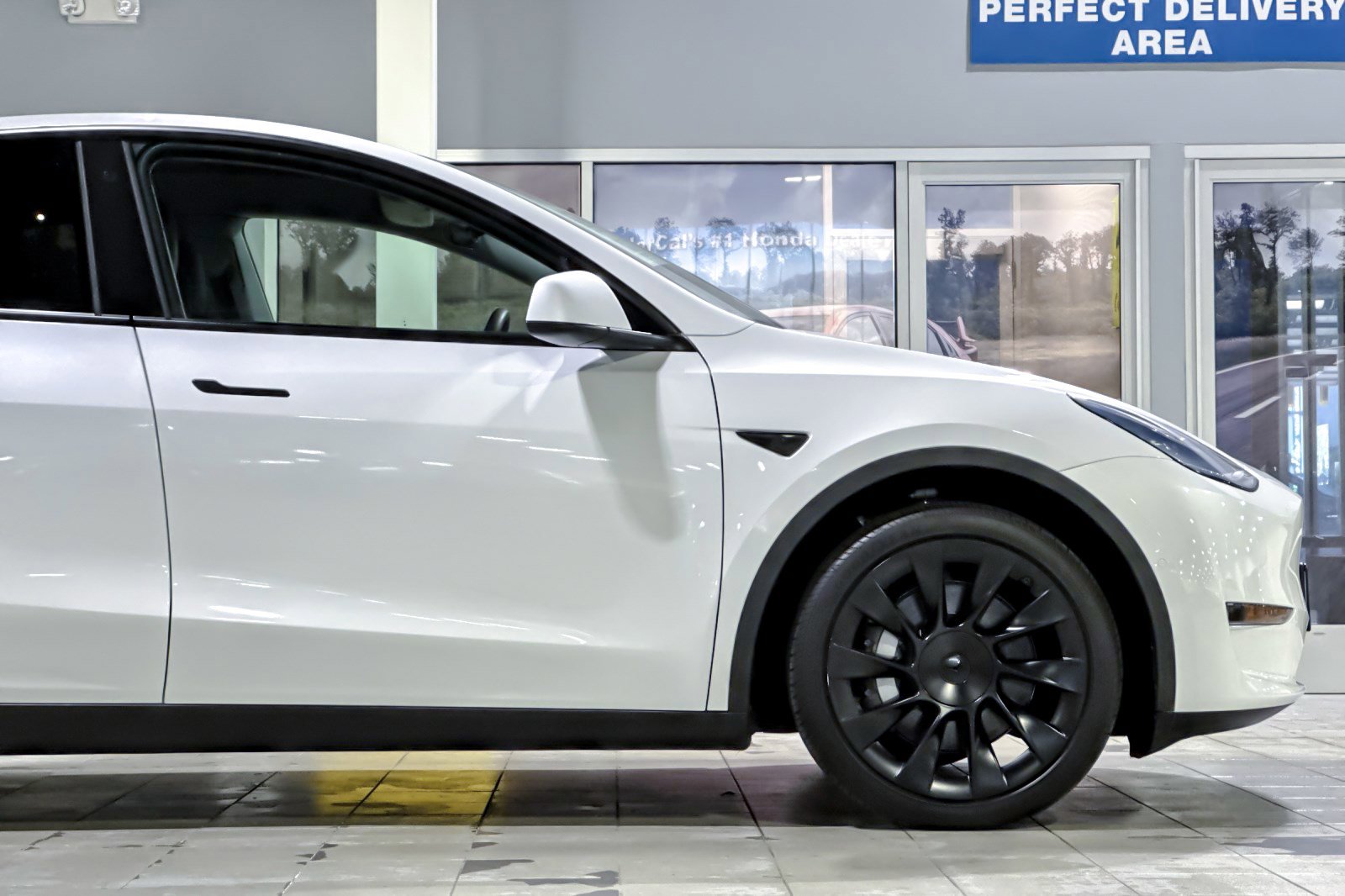 Used 2021 Tesla Model Y Long Range image 34