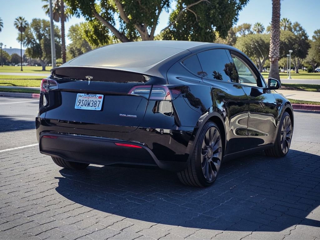 Used 2025 Tesla Model Y Performance image 5