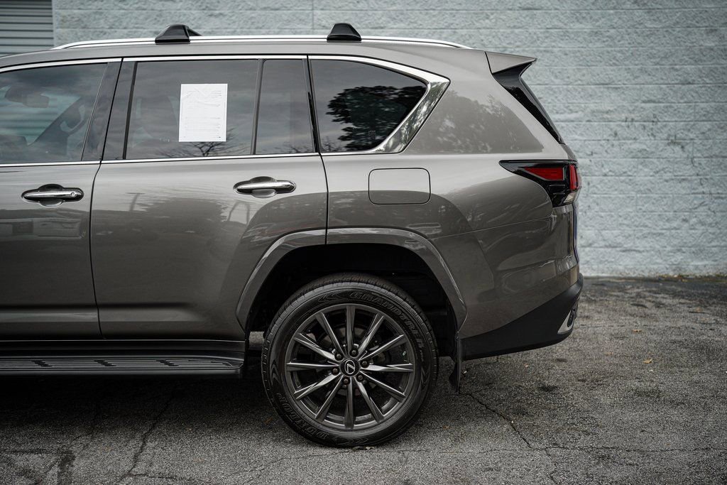 Used 2023 Lexus LX 600 F Sport w/ Accessory Package (Z1) AWD/4WD image 11