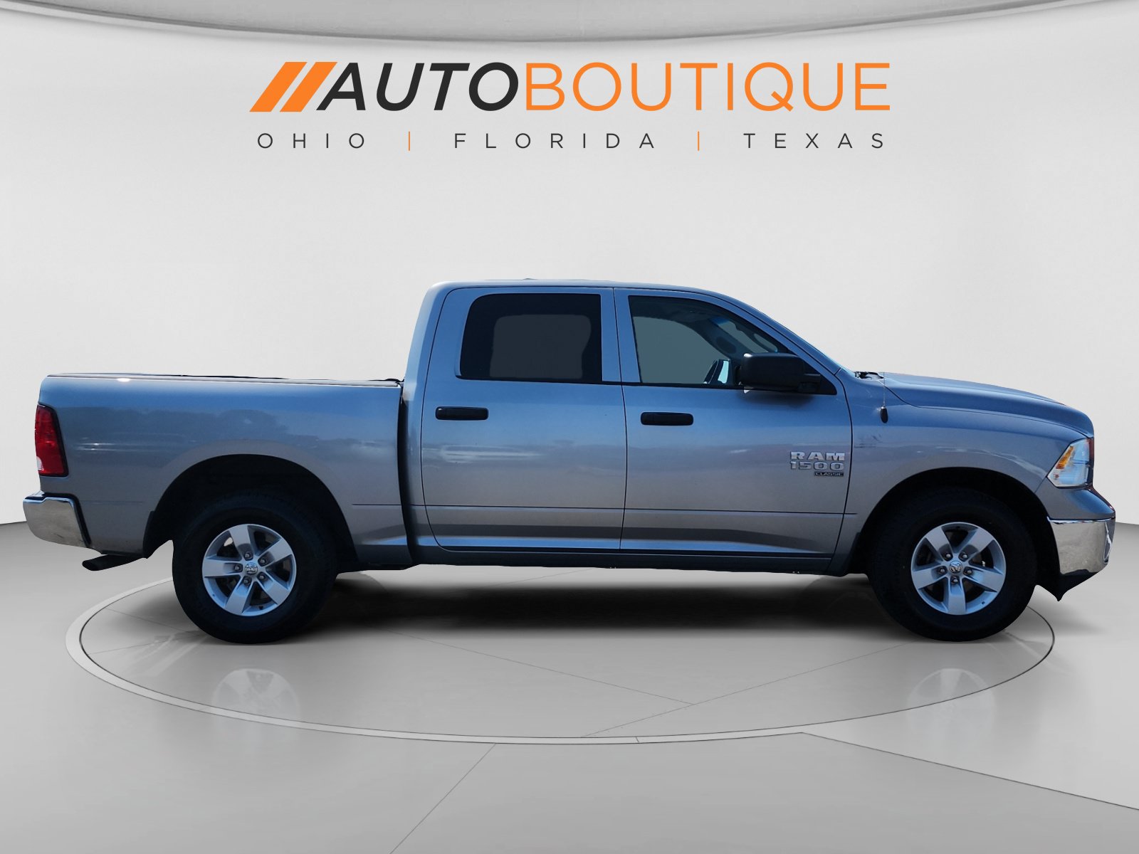 Used 2022 RAM 1500 Classic SLT RWD image 6