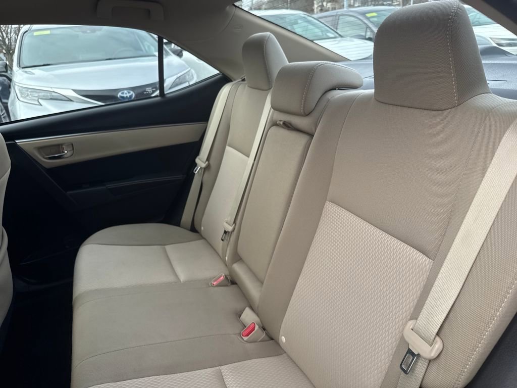Used 2015 Toyota Corolla LE image 32