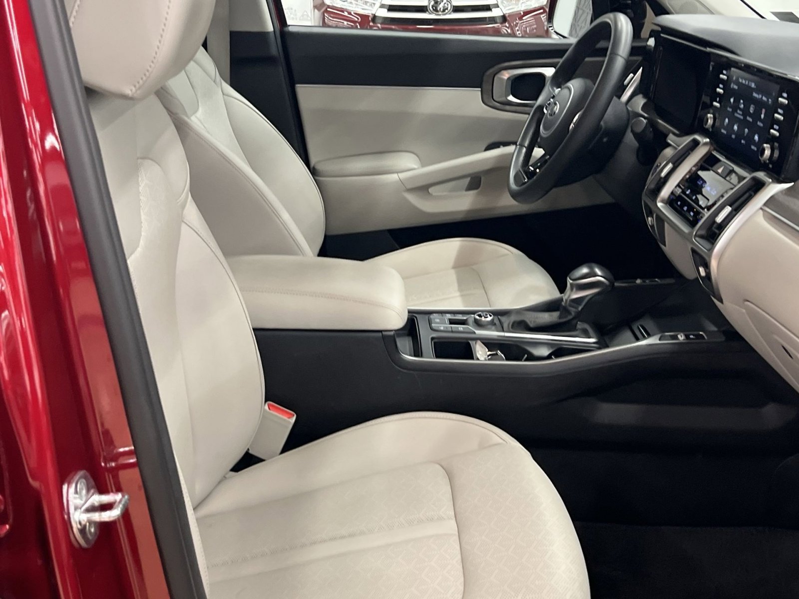 Used 2021 Kia Sorento EX image 29