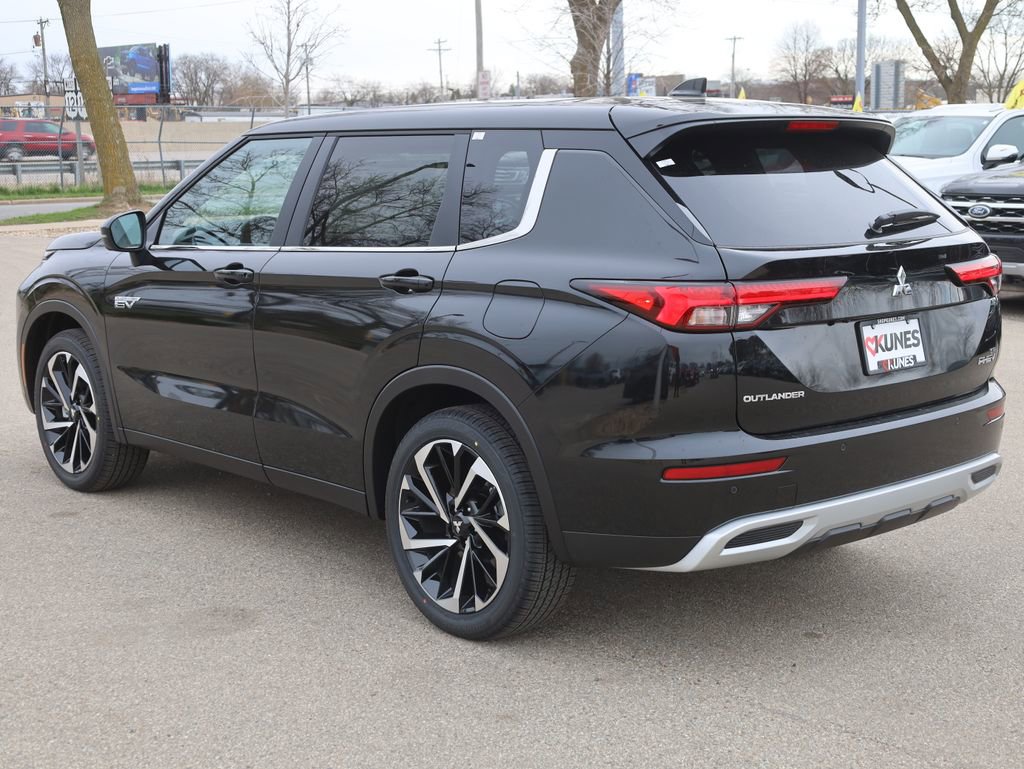 New 2025 Mitsubishi Outlander SE image 6