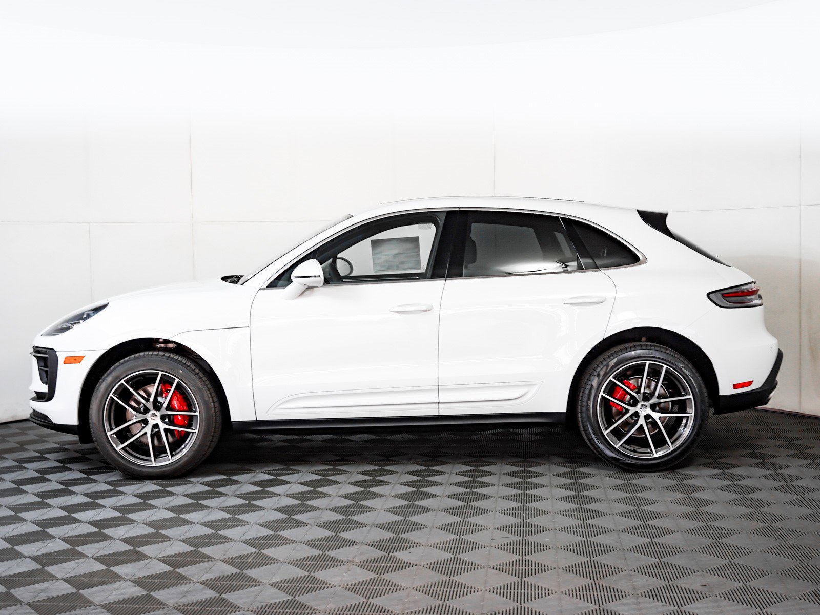 New 2026 Porsche Macan S image 2