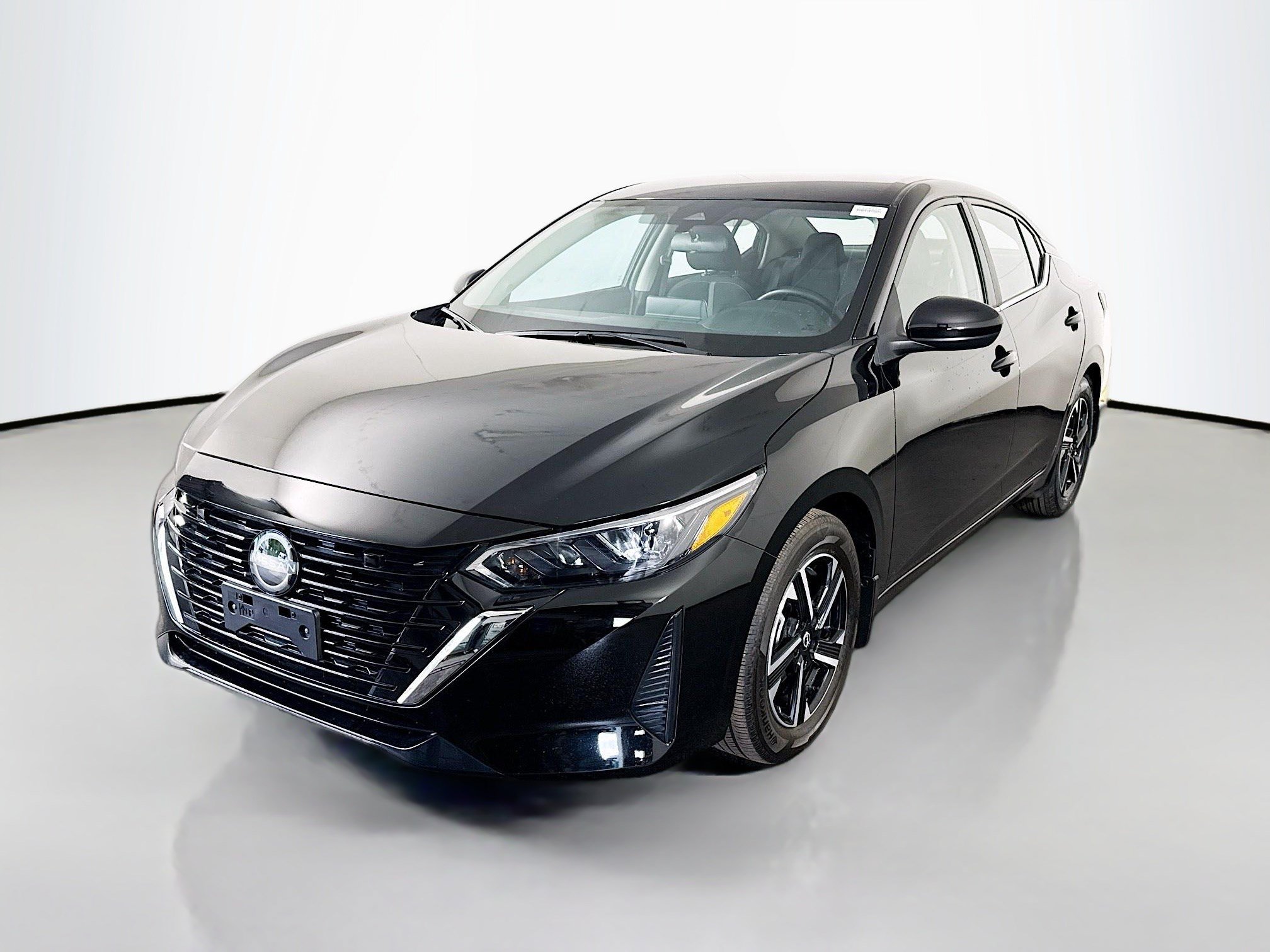 Used 2025 Nissan Sentra SV FWD image 4