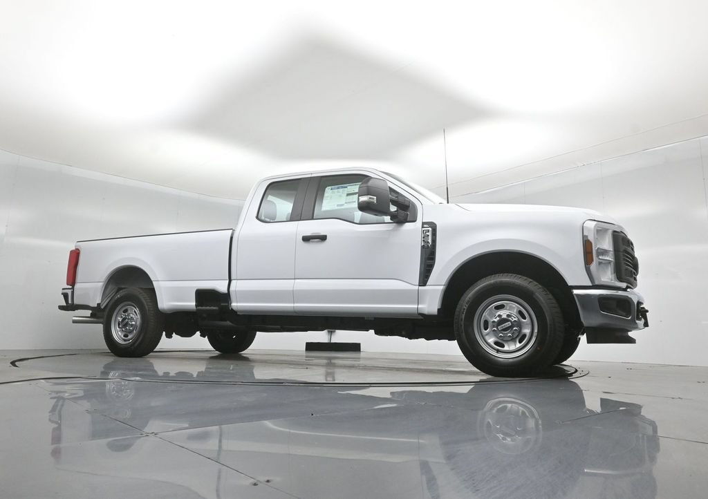 New 2026 Ford F250 XL w/ XL Chrome Package RWD image 3