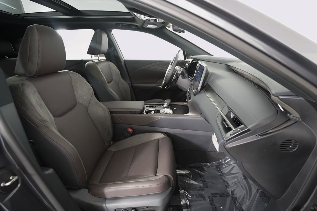 New 2026 Lexus RX 450h AWD image 17