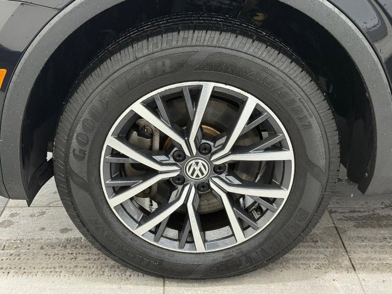 Used 2020 Volkswagen Tiguan SE image 6