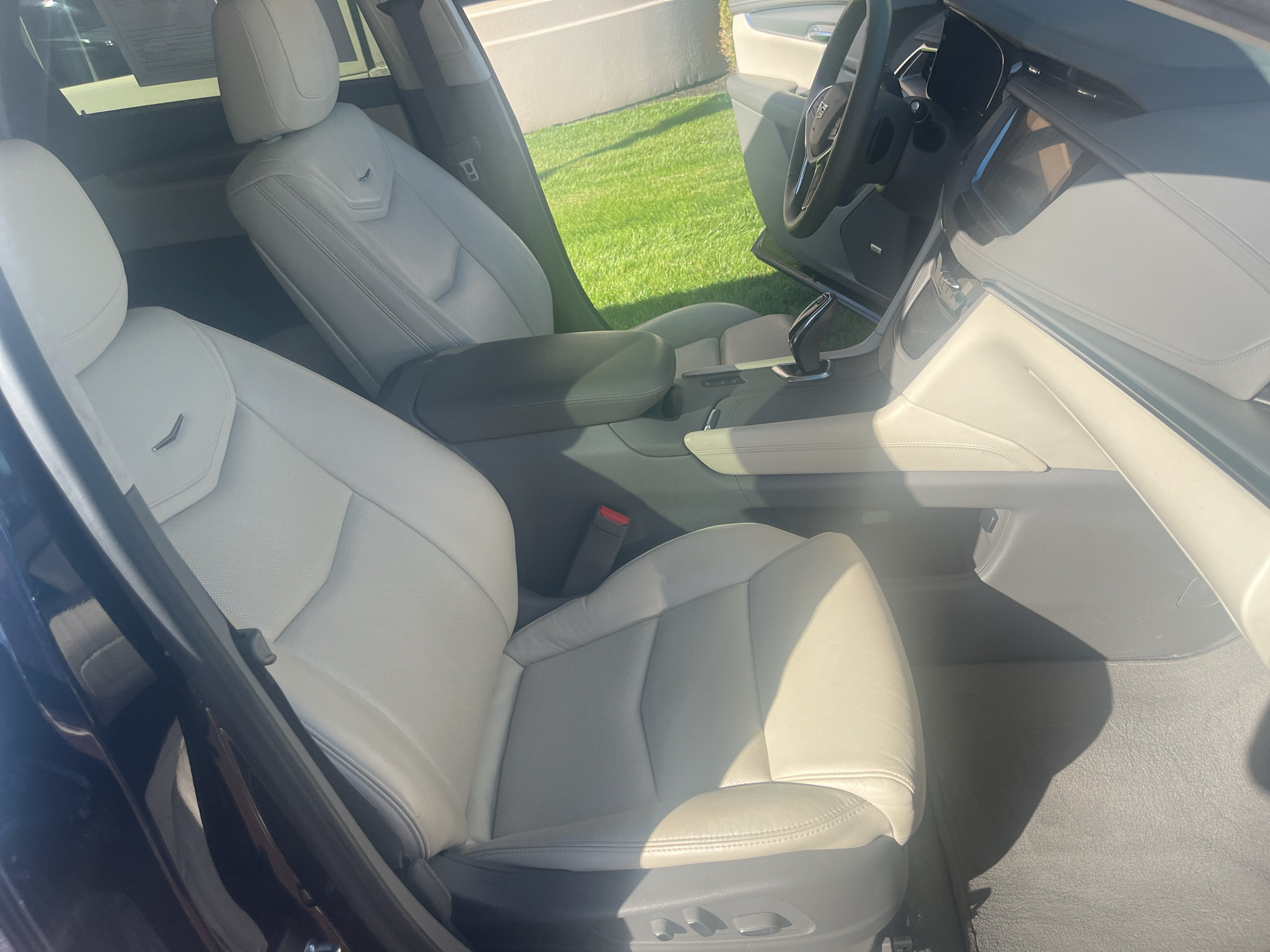 Used 2017 Cadillac XT5 Luxury w/ Driver Awareness Package AWD/4WD image 27
