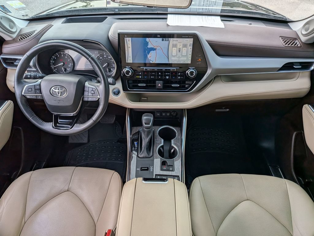 Used 2021 Toyota Highlander Platinum FWD image 27