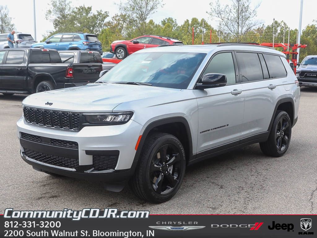 New 2025 Jeep Grand Cherokee L Altitude image 2