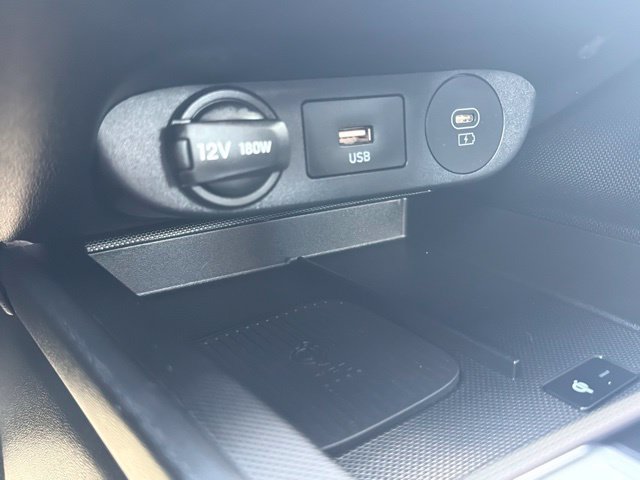 Used 2024 Hyundai Elantra Limited FWD image 23