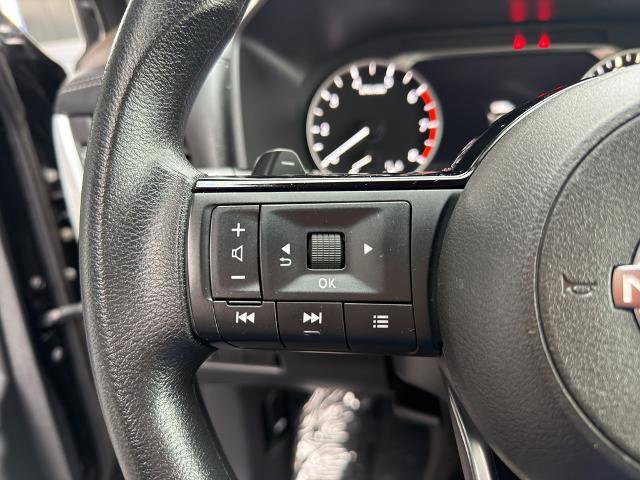 Used 2023 Nissan Rogue SV image 20