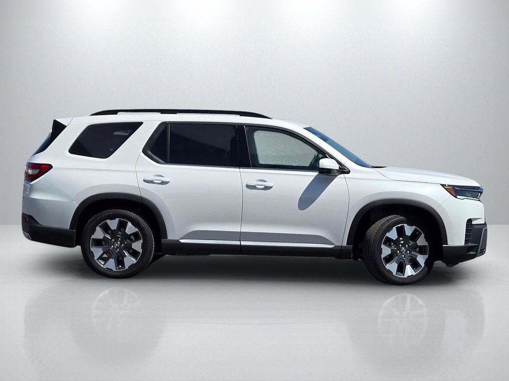 New 2026 Honda Pilot Touring image 3